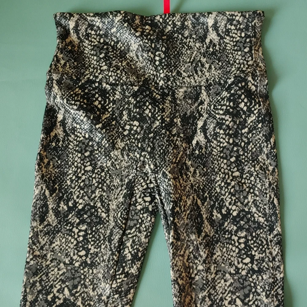 SPANX Faux Leather Snake Shine Leggings